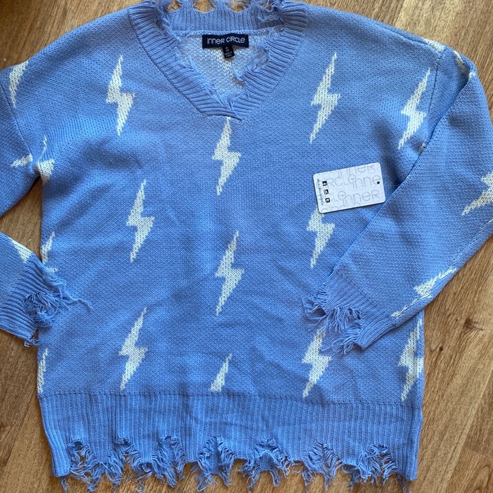 Sweater - Picture 2 of 5